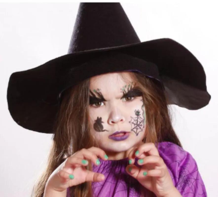Maquillage sorcière pour enfant, avec chapeau