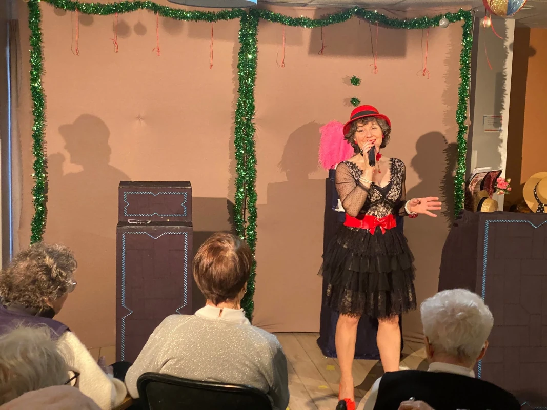 Chanteuse sur scène