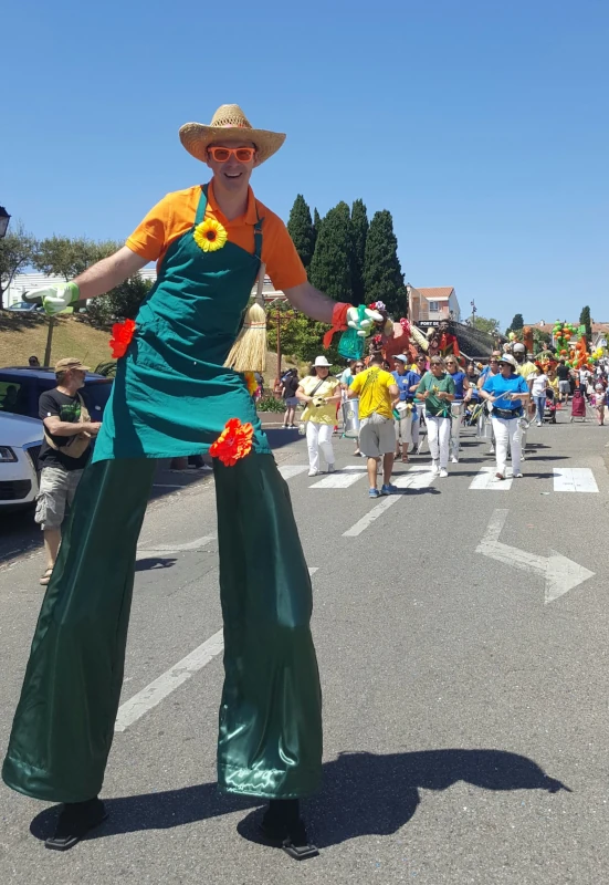 Echassier parade de rues