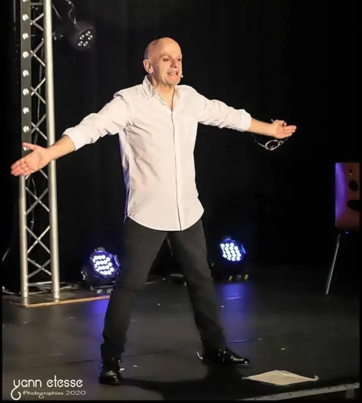 Patrick Copollani, imitateur en chansons