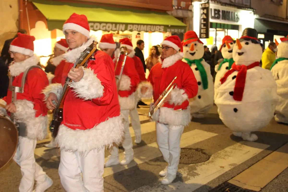 Déambulation musiciens dans les rues