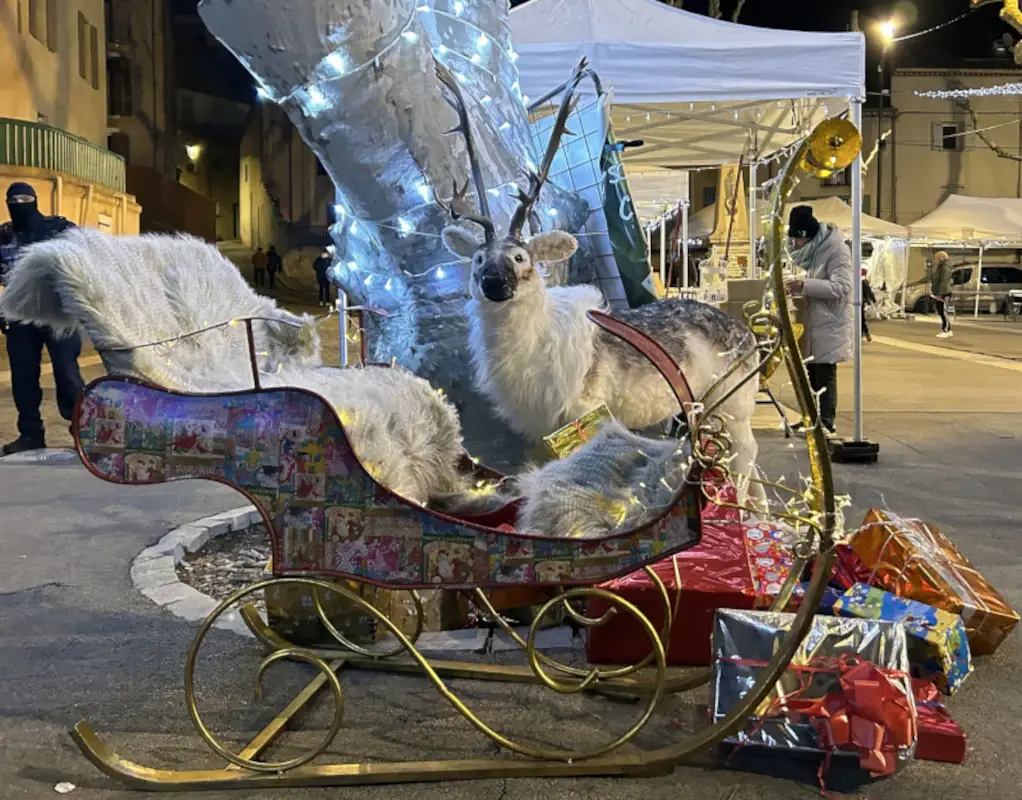 Traineau du Père Noël avec renne
